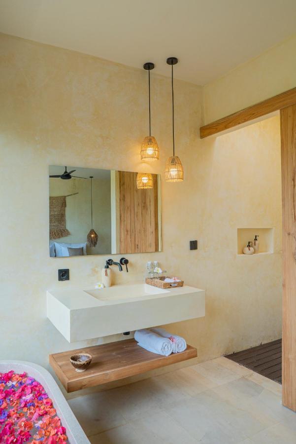 Olea Villas Resort Kuta  Buitenkant foto
