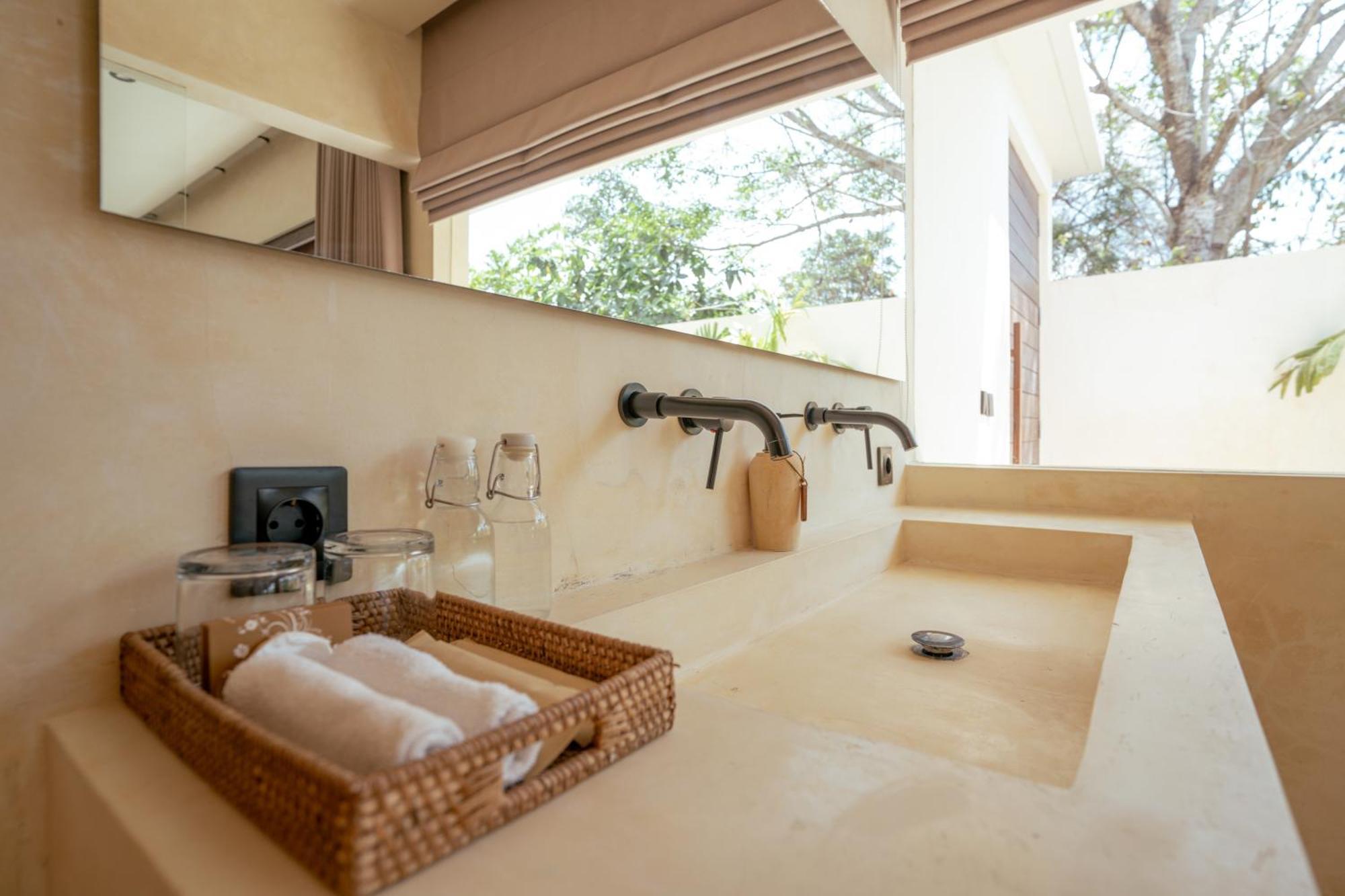 Olea Villas Resort Kuta  Buitenkant foto